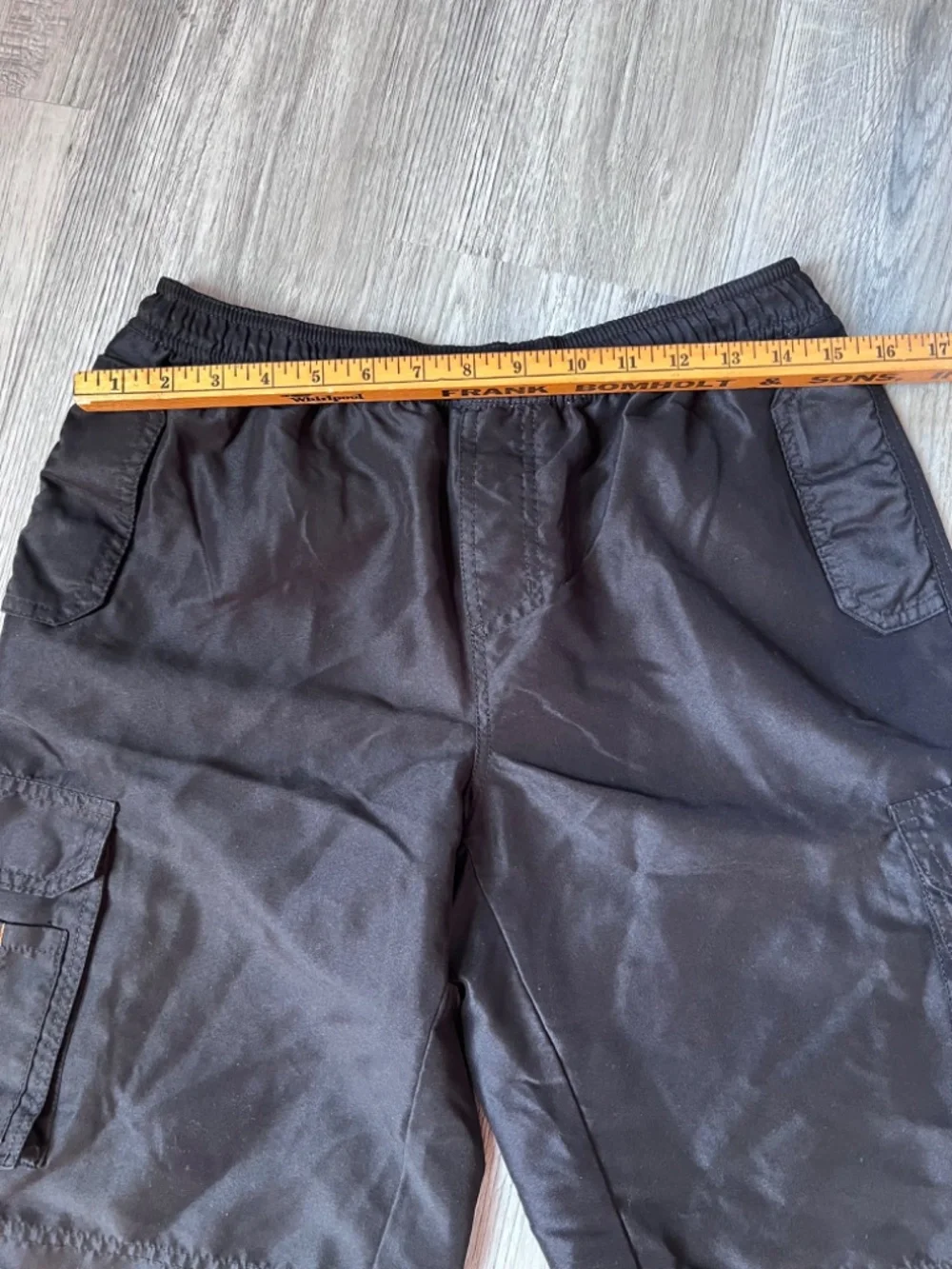 Vintage World Industries Skateboards Flameboy Cargo Board Shorts 90s Y2k large